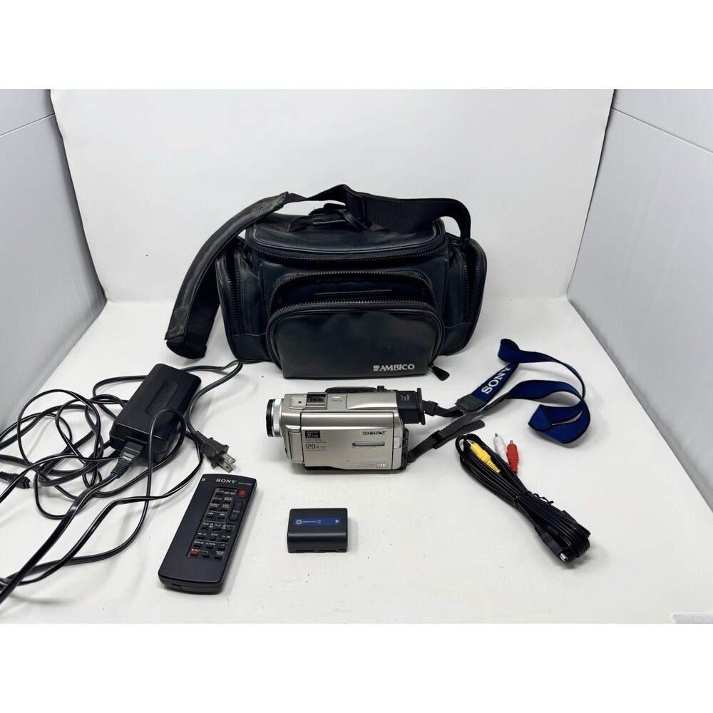 Sony Digital Video Camera Recorder DCR-TRV8 with bag remote TESTED WORKS
